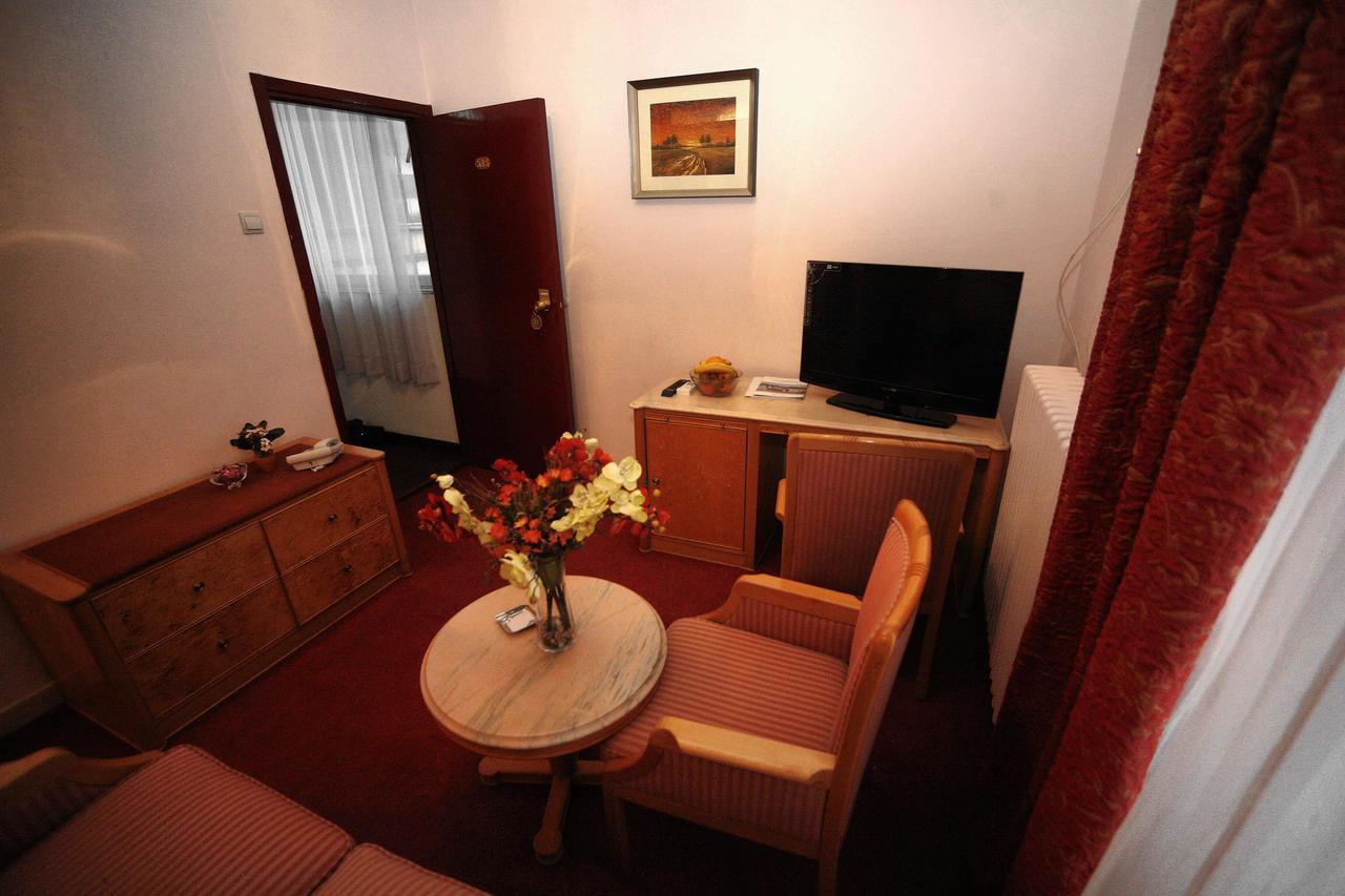 Golden Inn Hotel Majdanpek Eksteriør bilde